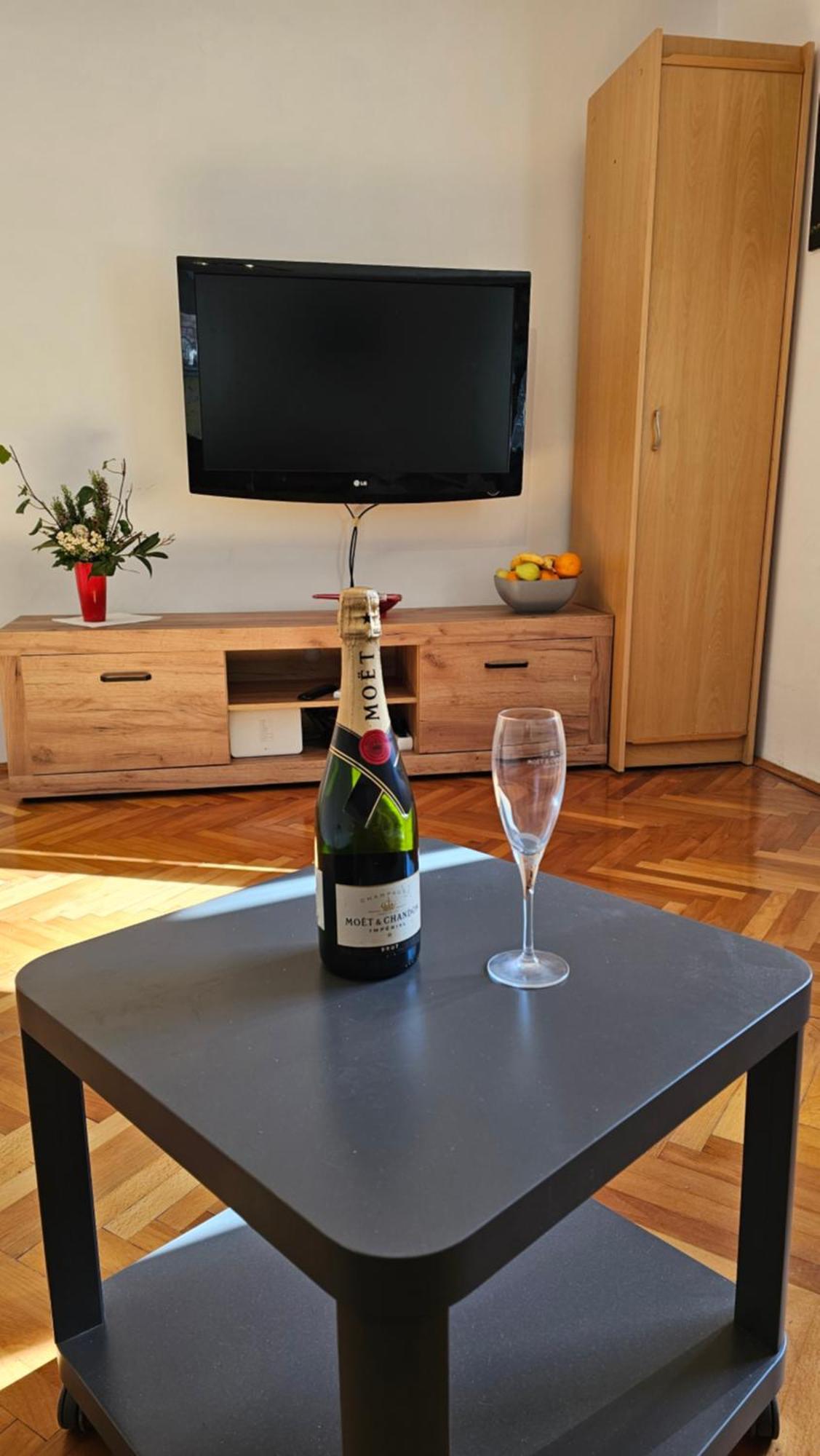 Apartment 22 Omiš Zewnętrze zdjęcie