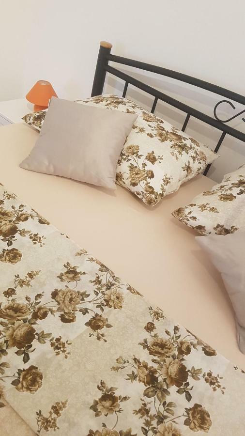 Apartment 22 Omiš Zewnętrze zdjęcie