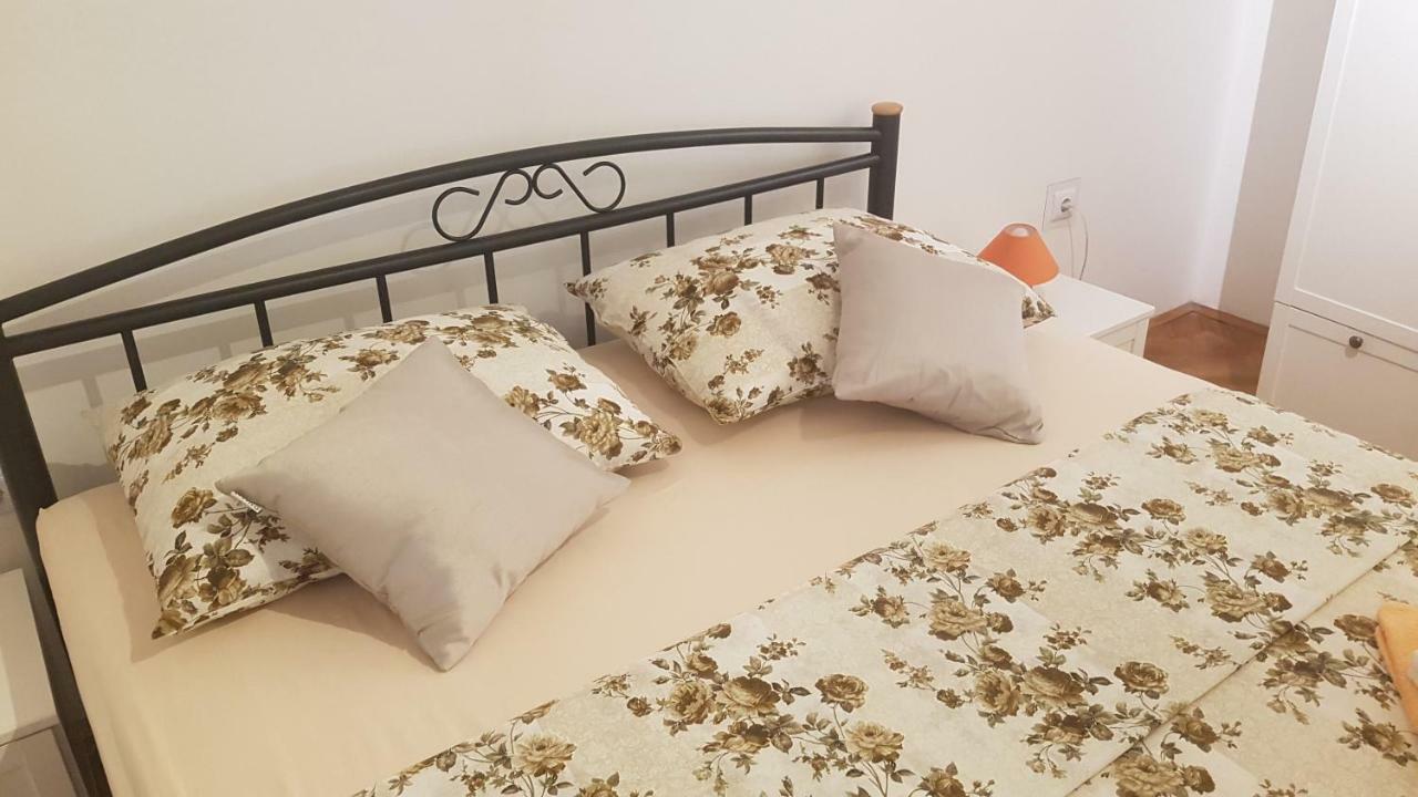 Apartment 22 Omiš Zewnętrze zdjęcie